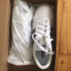 Kids Adidas Neo New in Box!